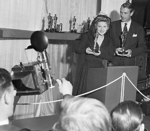 Joan Fontaine og Gary Cooper ved Oscar-utdelingen i 1942.