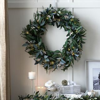 Ultimate Green & Berry Pre-Lit Wreath - 70 cm