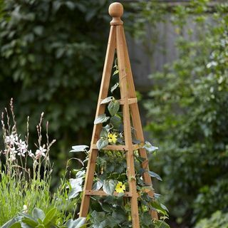 Woodland obelisk - brun 1,5m