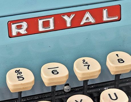 Nærbilde av Royal's skrivemaskinnøkler for vurdering