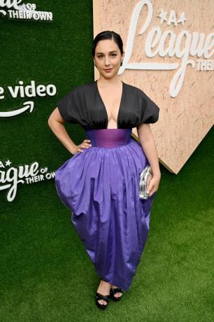 los angeles, california august 04 molly ephraim deltar på den offisielle los angeles røde løper premierevisning av en league of their own 04. august 2022 i los angeles, california foto av michael kovacgetty bilder for førsteklasses video