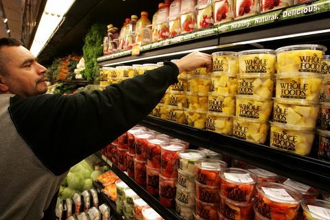 Walmart, Trader Joe's, Whole Foods, 7-Eleven Recall Salats Over Salmonella, Listeria Risk