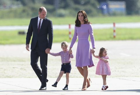 Hertug og hertuginne av Cambridge med prins George og prinsesse Charlotte