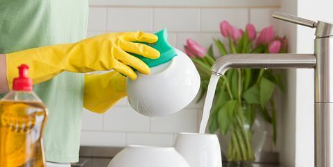de 10 skitneste stedene på kjøkkenet ditt og hvordan du rengjør dem