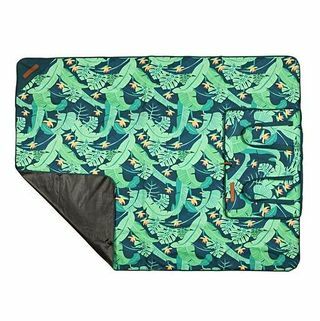 Oliver Bonas Green Tropical Palm Print Picnic Teppe