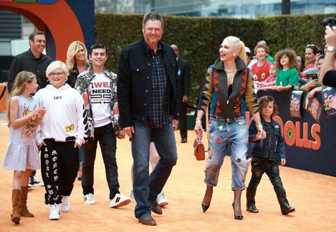 blake shelton gwen stefani røde løper barn