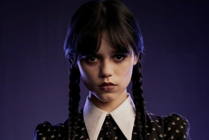 onsdag jenna ortega som onsdag addams på onsdag cr matthias clamernetflix © 2022