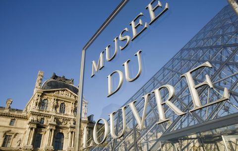 ta en virtuell museumstur i Louvre