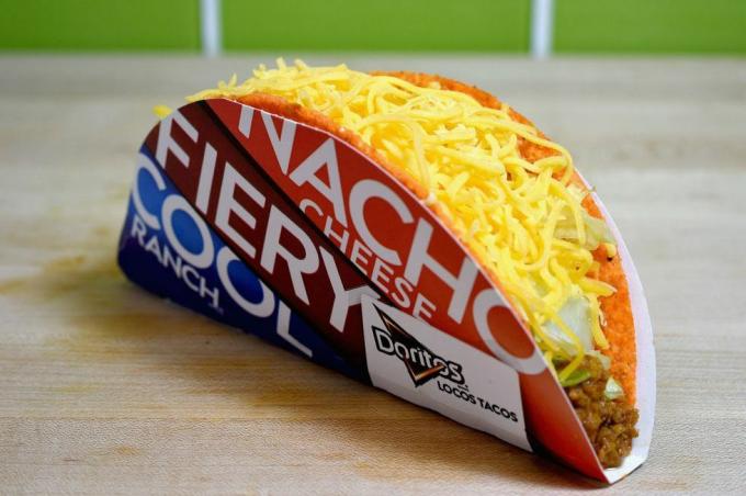 irvine, ca 12. september Doritos locos taco fortsetter å være en bestselger for taco bell foto av joshua blanchardgetty bilder for taco bell