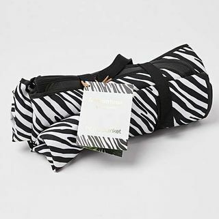 Oliver Bonas Black & White Zebra Stripe Picnic Teppe