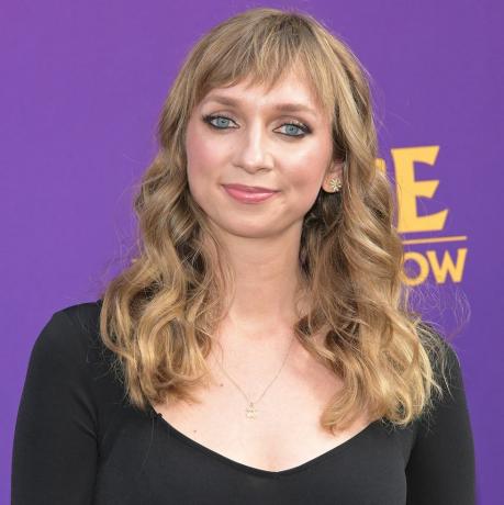 skuespiller lauren lapkus deltar på los angeles spesialvisning av netflixs the curse of bridge hollow på netflix tudum teater