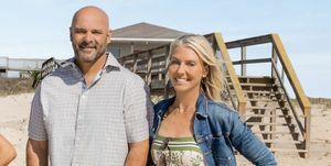 sarah og bryan baeumler i kamp på stranden