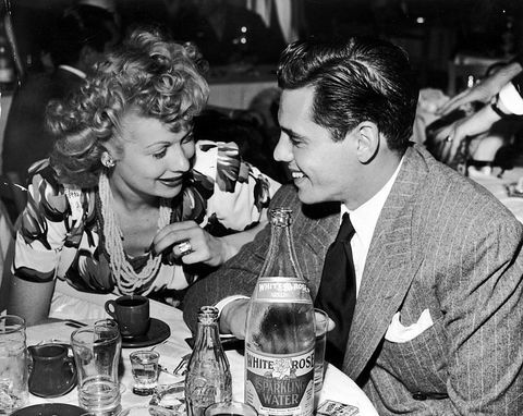 Lucy og Desi Arnaz på nattklubben Mocambo i Vest-Hollywood, juli 1942.