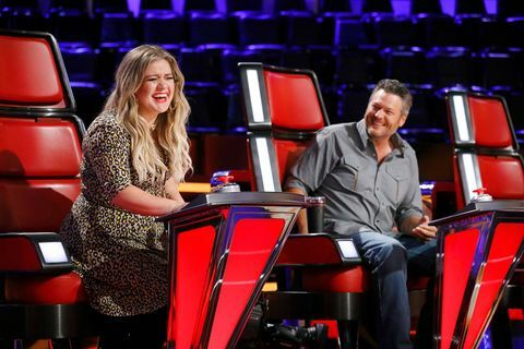 Blake Shelton og Kelly Clarkson på stemmen