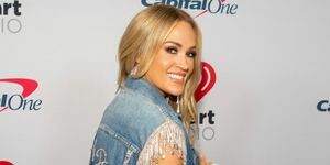 austin, texas – 7. mai Carrie Underwood poserer backstage under iheartcountry-festivalen på Moody Center 7. mai 2022 i austin, texas foto av barry brecheisengetty images