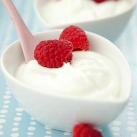 Gresk yoghurt med bringebær