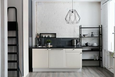 Hvitt og svart kjøkken